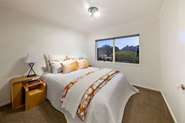 Photo of property in 21 Crescent Hills Court, Northpark, Auckland, 2013