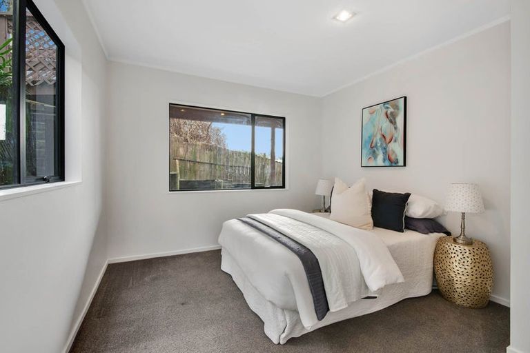 Photo of property in 2/13 Greenridge Court, Glenfield, Auckland, 0629