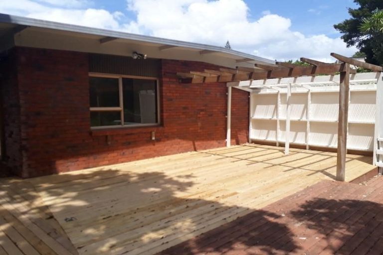 Photo of property in 2/12 Surville Place, Mairangi Bay, Auckland, 0630