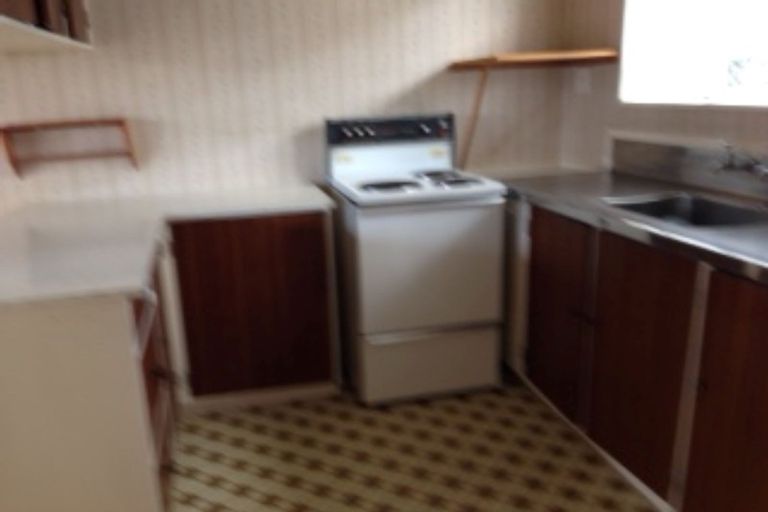 Photo of property in 5 Savage Crescent, Upper Hutt Central, Upper Hutt, 5018