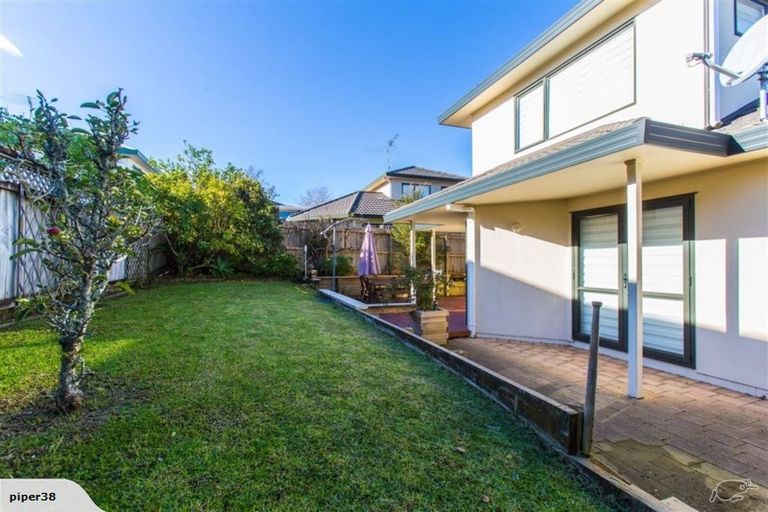 Photo of property in 1/3 Mossop Rise, Glenfield, Auckland, 0629