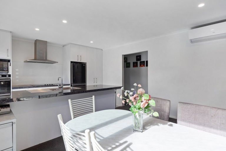 Photo of property in 118 Whakaturou Crescent, Pyes Pa, Tauranga, 3112