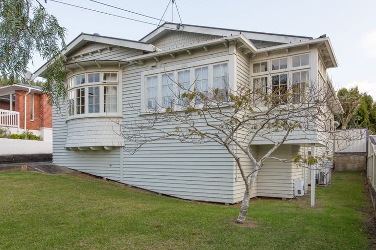 Photo of property in 16 Croydon Road, New Lynn, Auckland, 0600