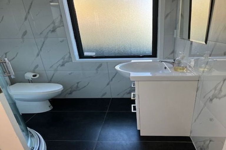 Photo of property in 43 Taioma Crescent, Te Atatu Peninsula, Auckland, 0610