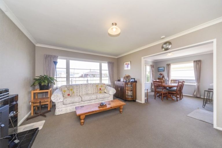 Photo of property in 17 Forbury Avenue, Takaro, Palmerston North, 4412