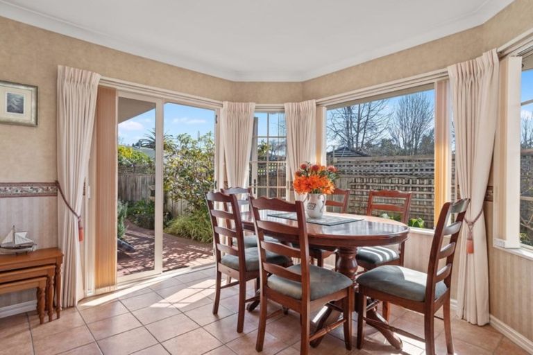 Photo of property in 5 Buckingham Place, Bethlehem, Tauranga, 3110