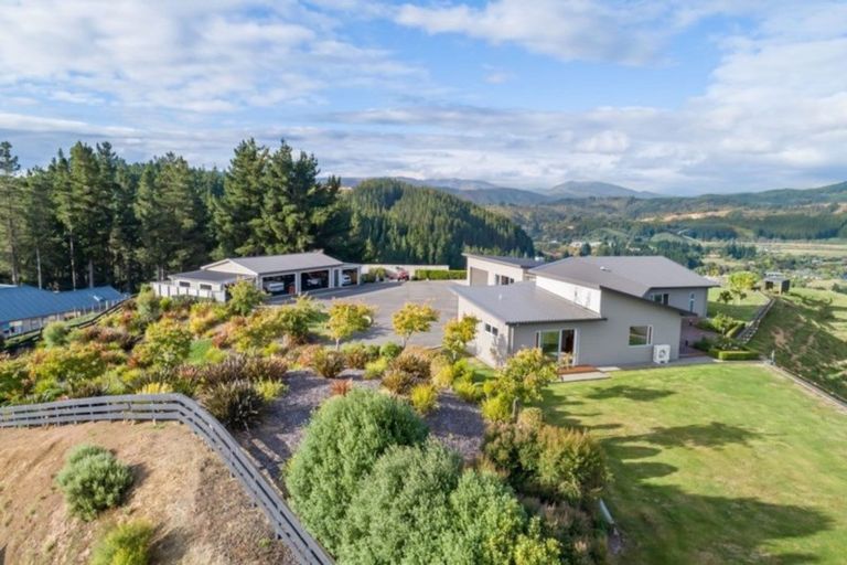 Photo of property in 11 Rural View Way, Maymorn, Upper Hutt, 5018