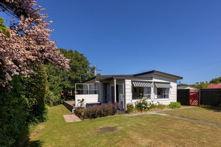 Photo of property in 7 James Avenue, Leithfield, 7481