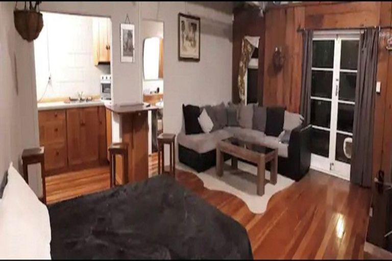 Photo of property in 43 Domett Street, Waitara, 4320