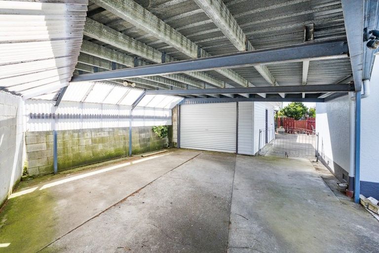 Photo of property in 17 Tararua Terrace, Cloverlea, Palmerston North, 4412