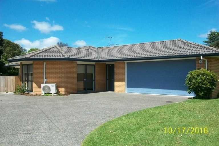 Photo of property in 1/72 Swanson Road, Henderson, Auckland, 0610