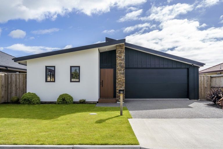 Photo of property in 10 Minerva Crescent, Woodend, 7610