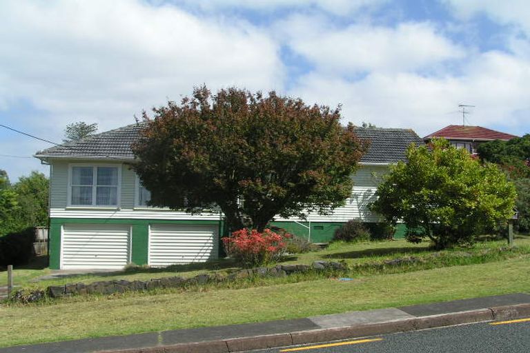 Photo of property in 67 Gladstone Road, Northcote, Auckland, 0627