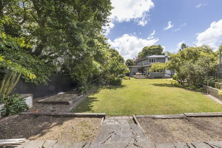 Photo of property in 546 Featherston Street, Roslyn, Palmerston North, 4414