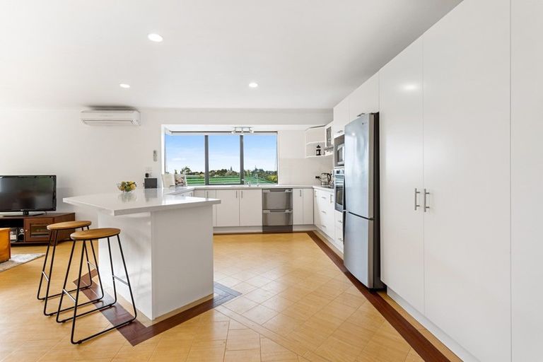 Photo of property in 10 Devana Court, Torbay, Auckland, 0630