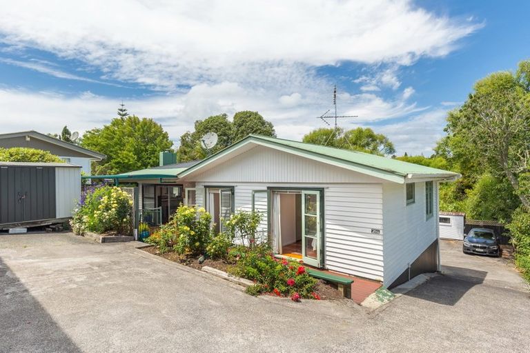 Photo of property in 90 Monarch Avenue, Hillcrest, Auckland, 0627