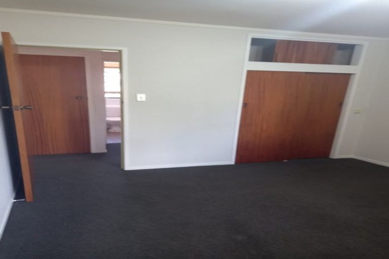 Photo of property in 2/10 Opaheke Road, Papakura, 2110