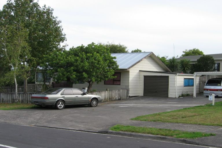 Photo of property in 2 Trengove Place, West Harbour, Auckland, 0618