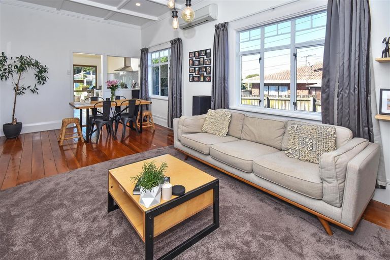 Photo of property in 56 Claude Road, Hillpark, Auckland, 2102