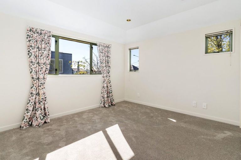 Photo of property in 533a Barbadoes Street, Edgeware, Christchurch, 8013