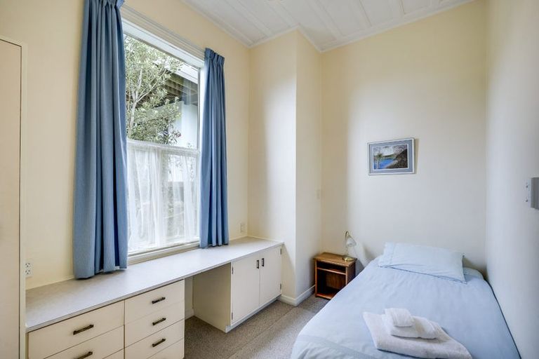 Photo of property in 13 Roslyn Road, Bluff Hill, Napier, 4110