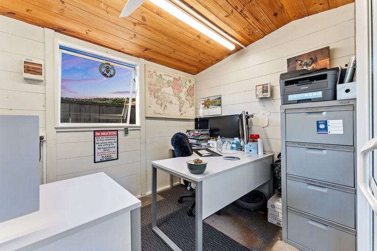 Photo of property in 54 Waiwera Road, Waiwera, Orewa, 0994