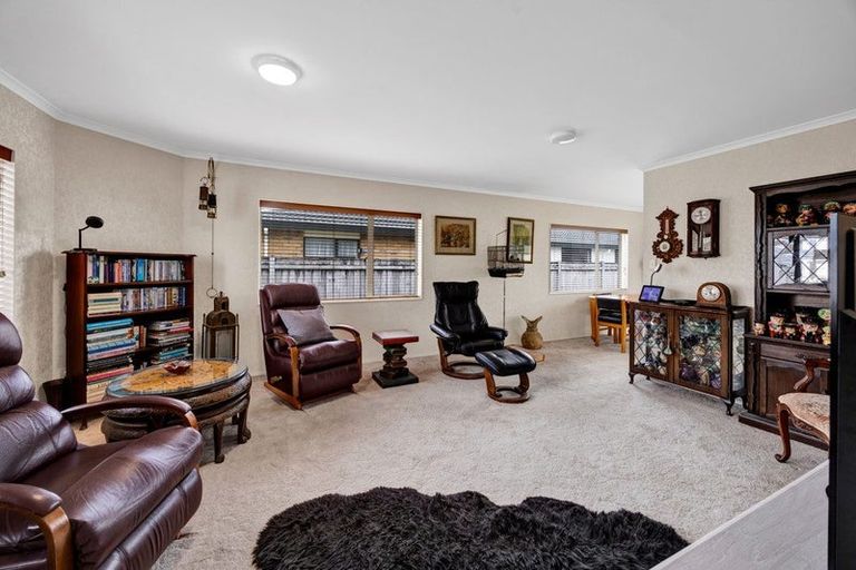 Photo of property in 2/219 Mangorei Road, Merrilands, New Plymouth, 4312