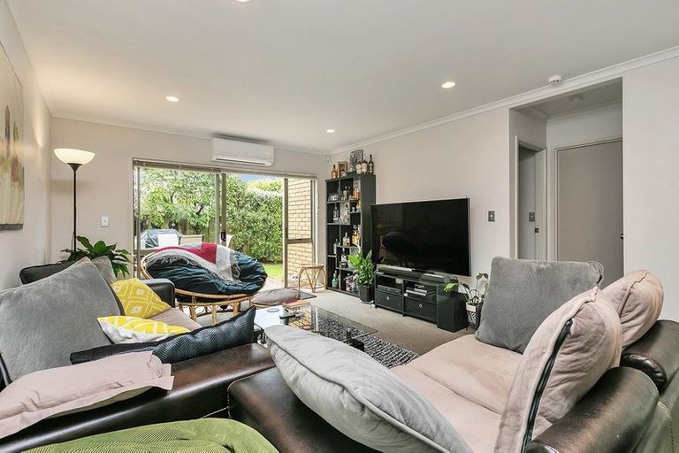 Photo of property in 2/55 Verbena Road, Birkdale, Auckland, 0626