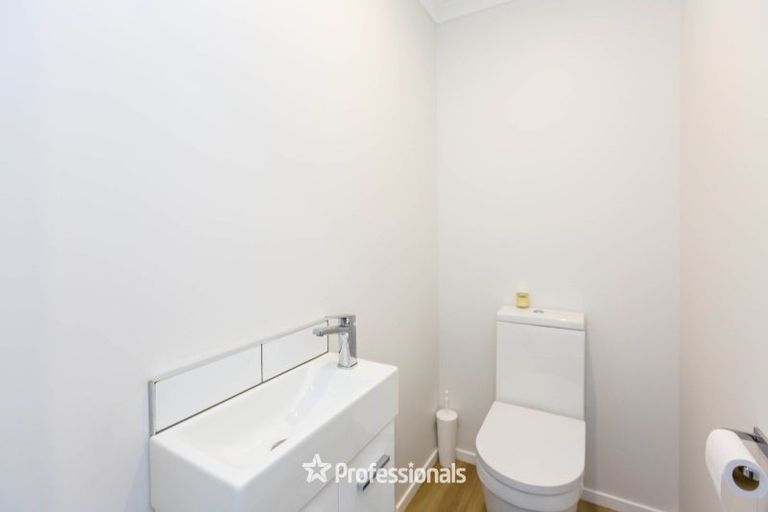 Photo of property in 76 Mawai Hakona Drive, Wallaceville, Upper Hutt, 5018