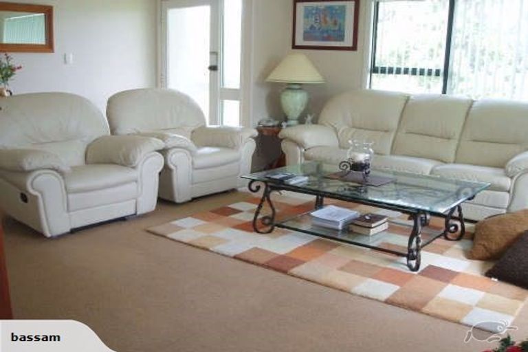 Photo of property in 83 Santiago Crescent, Unsworth Heights, Auckland, 0632