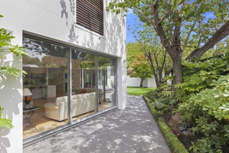 Photo of property in 50a Clyde Road, Ilam, Christchurch, 8041