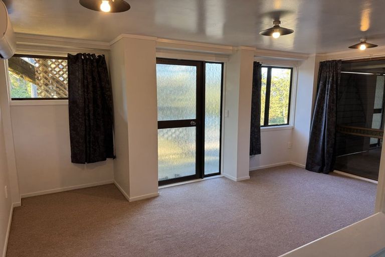 Photo of property in 74 Crows Road, Swanson, Auckland, 0614