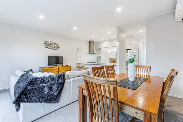 Photo of property in 7 Jagoda Road, Westgate, Auckland, 0614