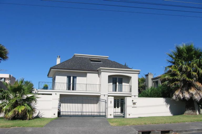 Photo of property in 31 Ocean View Road, Milford, Auckland, 0620