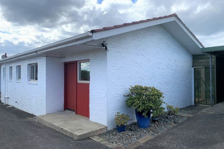 Photo of property in 4/138 Hutchinson Avenue, New Lynn, Auckland, 0600