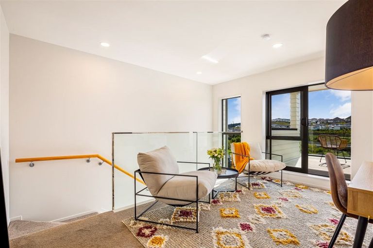 Photo of property in 10 Arran Point Parade, Orewa, 0931