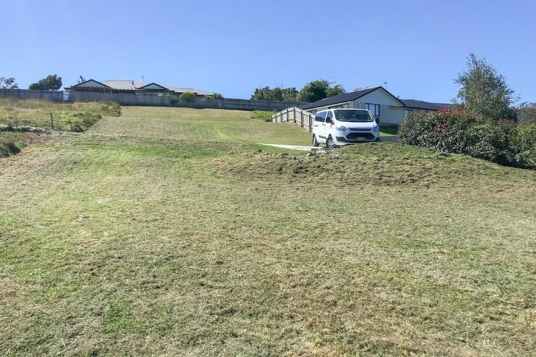 Photo of property in 22 La Lena Grove, Fitzherbert, Palmerston North, 4410