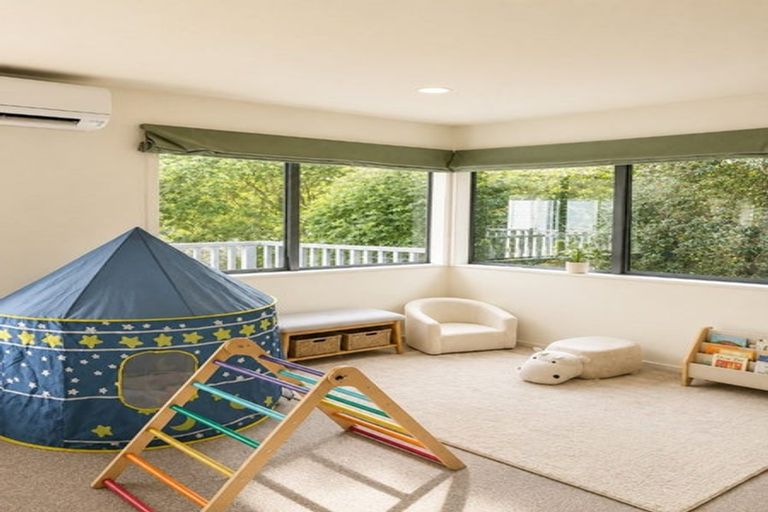 Photo of property in 9 William Hadlow Place, Hatfields Beach, Orewa, 0931