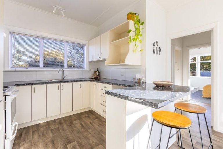 Photo of property in 2 Woburn Street, Waipukurau, 4200