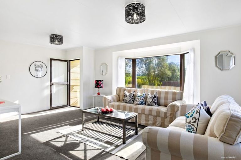 Photo of property in 22 Seaward Place, Wattle Downs, Auckland, 2103