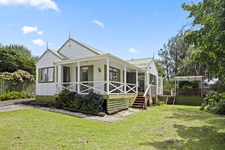 Photo of property in 35 Moloney Terrace, Pukekohe, 2120