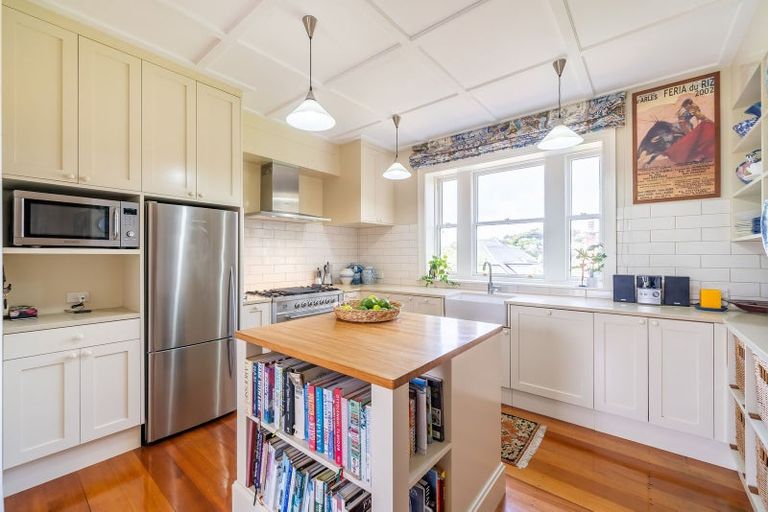 Photo of property in 35 Pitt Street, Wadestown, Wellington, 6012
