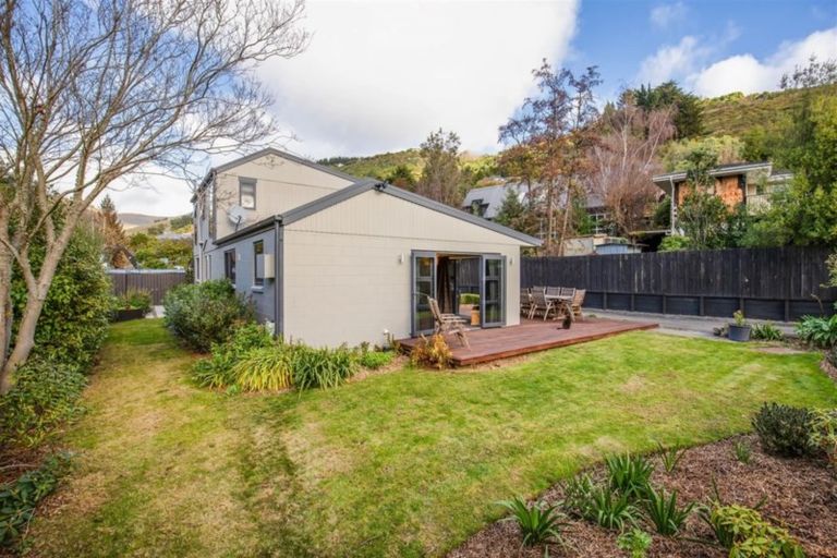 Photo of property in 77 Landsdowne Terrace, Cashmere, Christchurch, 8022