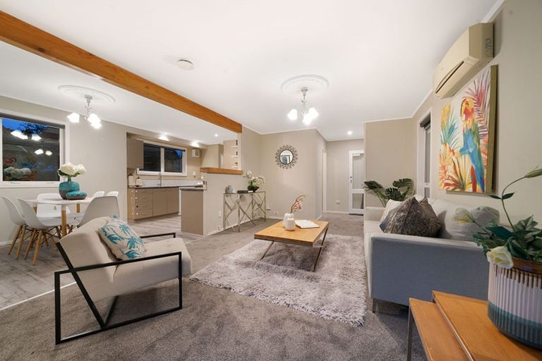 Photo of property in 17 Clyma Place, Massey, Auckland, 0614