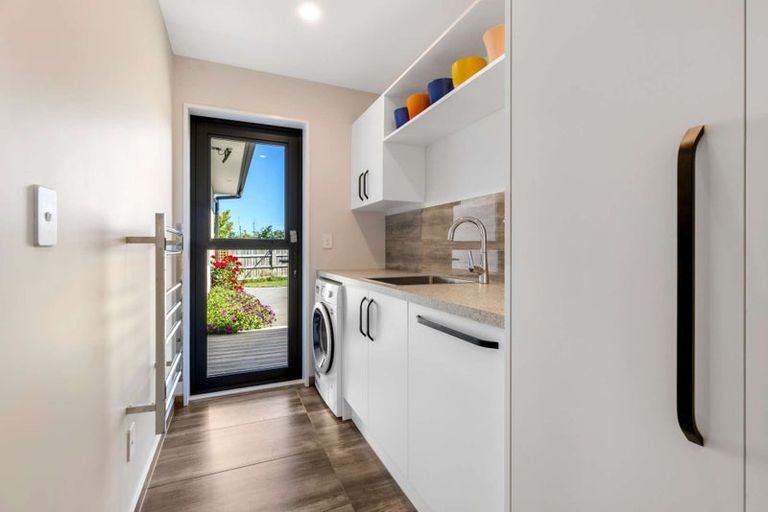 Photo of property in 11 Paradise Way, Amberley, 7410