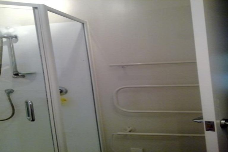 Photo of property in 662 Beach Road, Browns Bay, Auckland, 0630