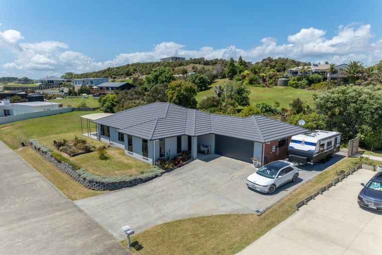 Photo of property in 31 Eagles Way, Cable Bay, 0420