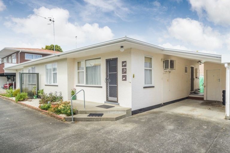 Photo of property in 2/360 College Street, West End, Palmerston North, 4410