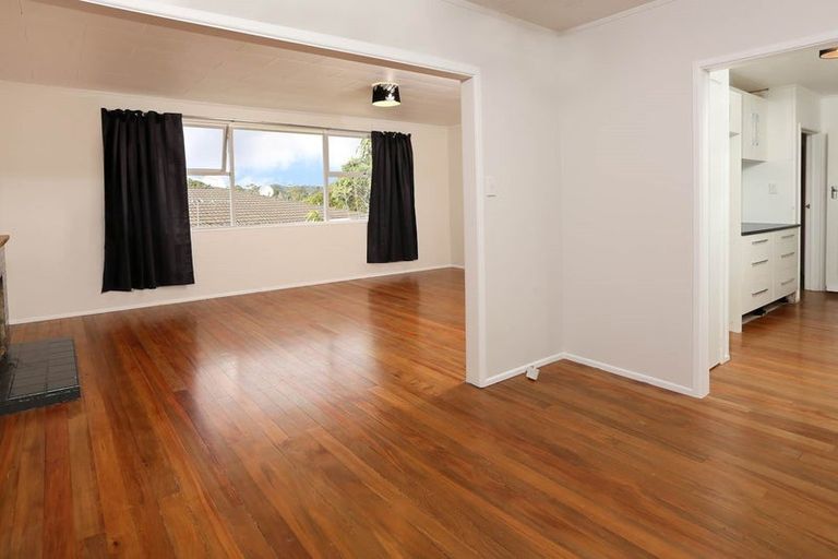 Photo of property in 4177 Great North Road, Glen Eden, Auckland, 0602