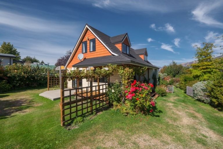 Photo of property in 108 Hunter Crescent, Wanaka, 9305
